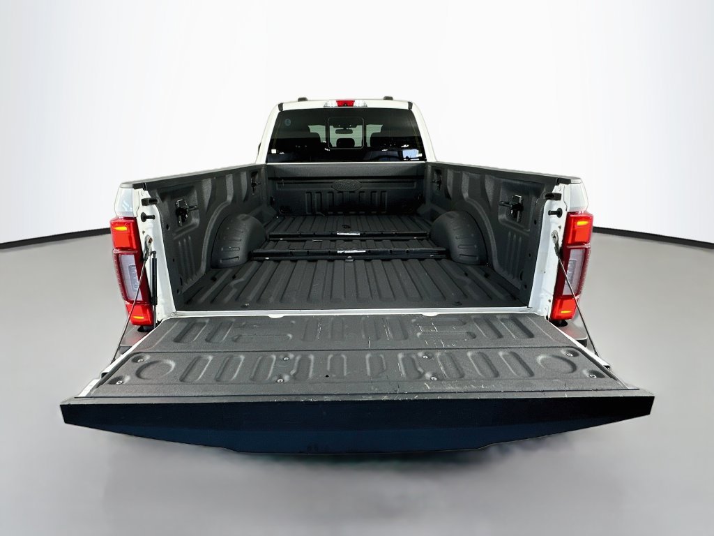 Used 2022 Ford F250 Lariat w/ Black Appearance Package AWD/4WD image 29