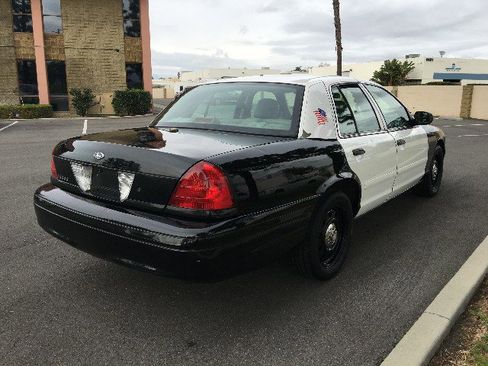 Used 2008 Ford Crown Victoria Police Interceptor RWD image 5