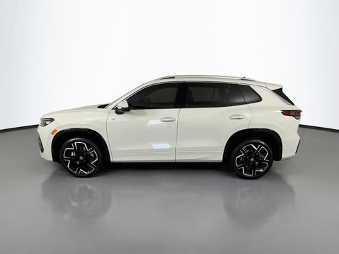 Used 2026 Volkswagen Tiguan SEL R-Line AWD/4WD image 2