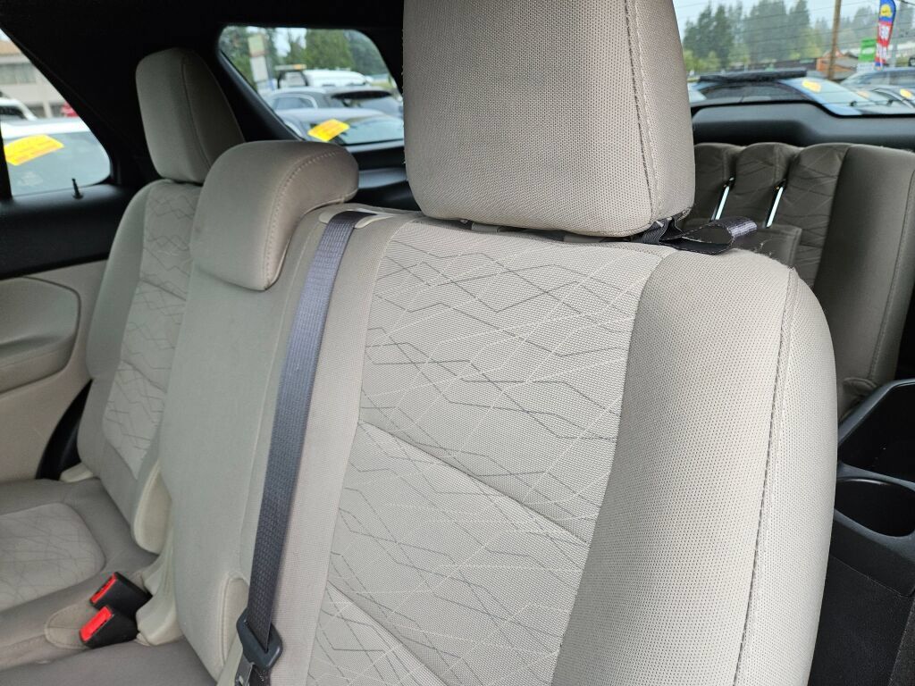 Used 2015 Ford Explorer FWD image 11