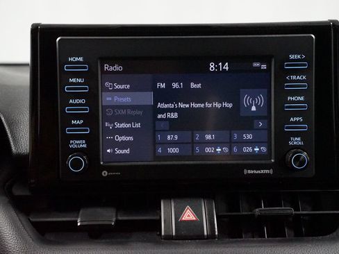 Used 2022 Toyota RAV4 XLE w/ Convenience Package FWD image 17
