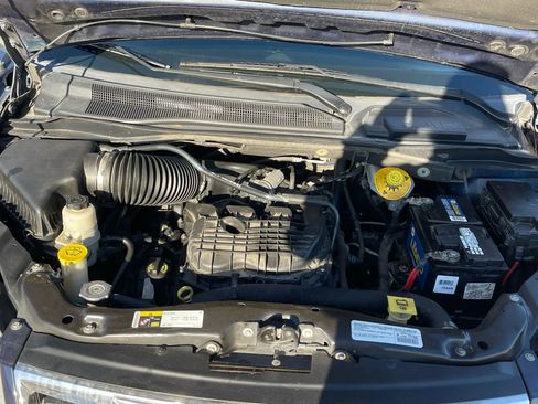 Used 2015 Chrysler Town & Country Touring image 15