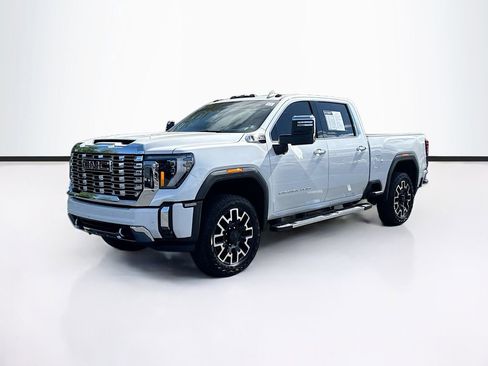 Used 2024 GMC Sierra 2500 Denali w/ Denali Reserve Package AWD/4WD image 3