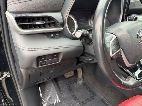Used 2023 Toyota Highlander L image 14