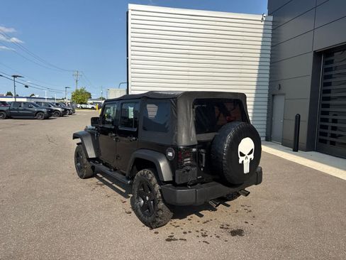 Used 2009 Jeep Wrangler Unlimited X w/ 32" Tire & Wheel Group AWD/4WD image 3