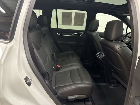 Certified 2022 Cadillac XT6 Premium Luxury w/ Technology Package image 15