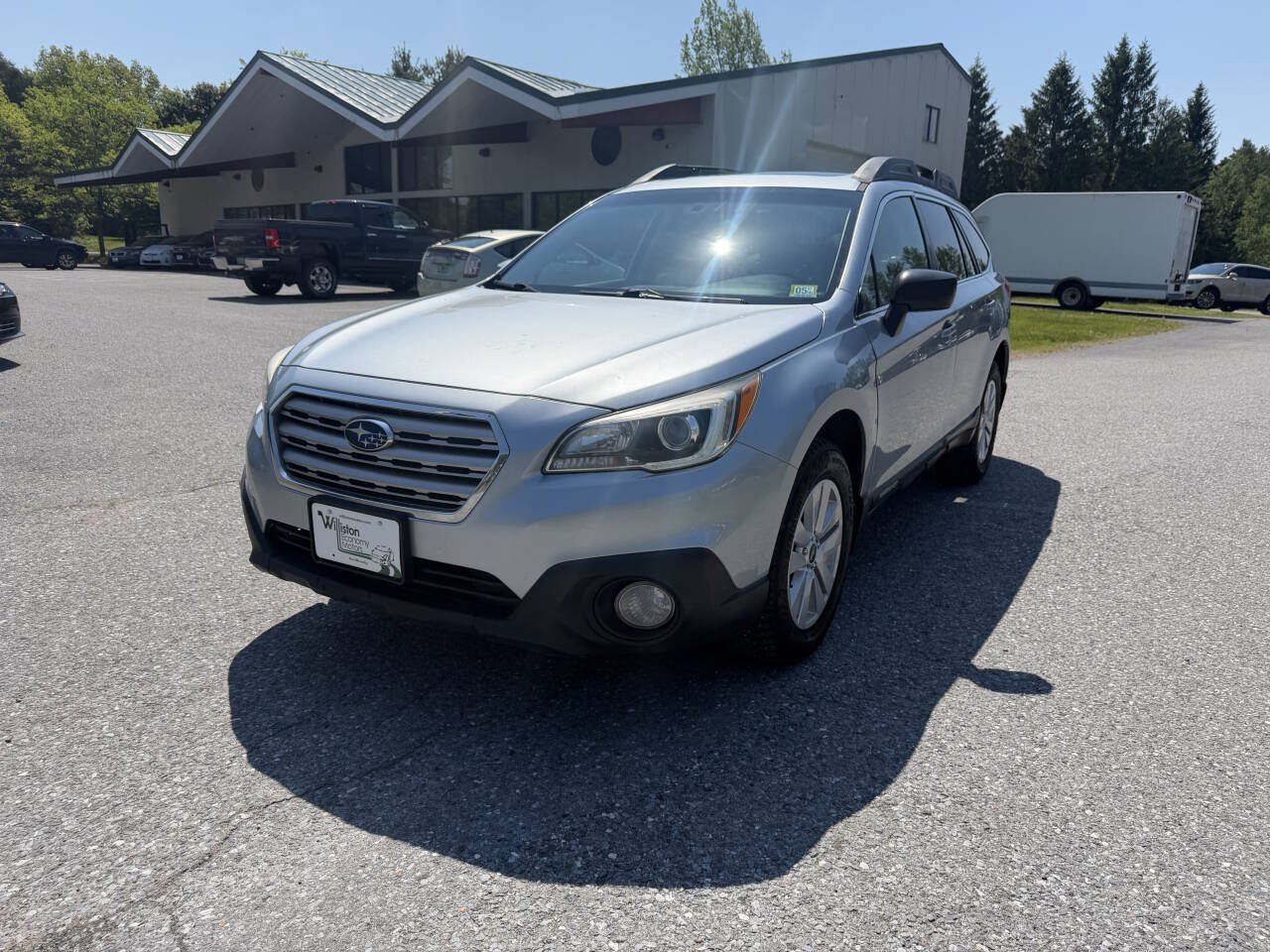 Used 2017 Subaru Outback 2.5i Premium AWD/4WD image 1