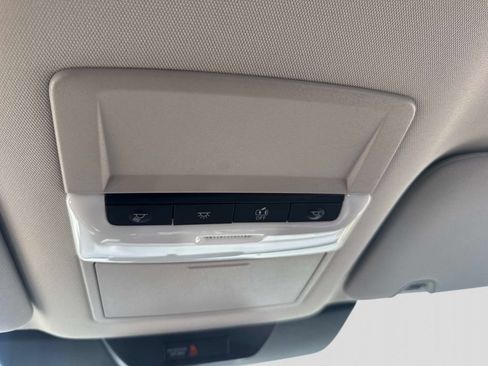 Used 2025 Nissan Pathfinder S AWD/4WD image 25