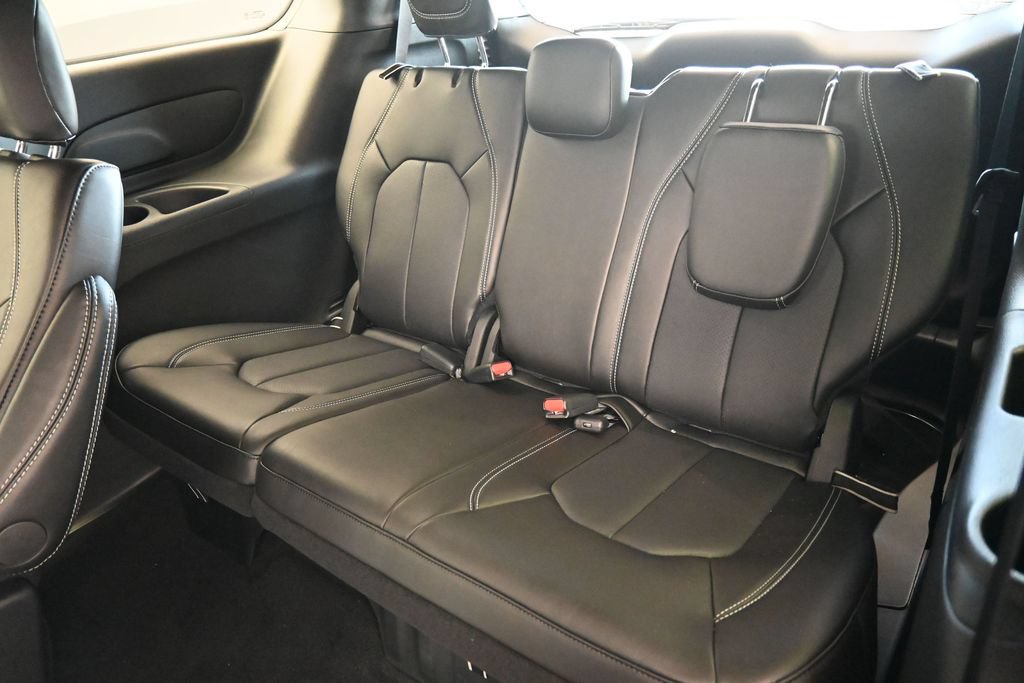 New 2027 Chrysler Pacifica LX FWD image 12