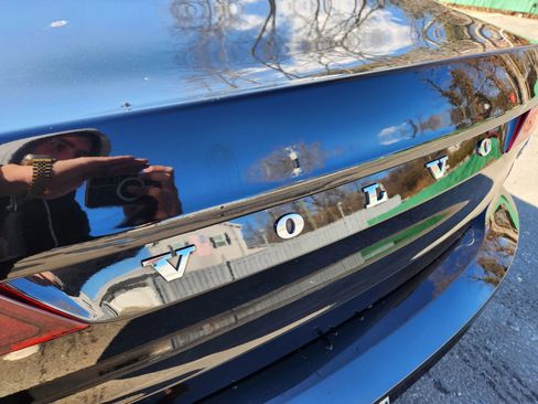 Used 2019 Volvo S90 T6 Momentum image 12