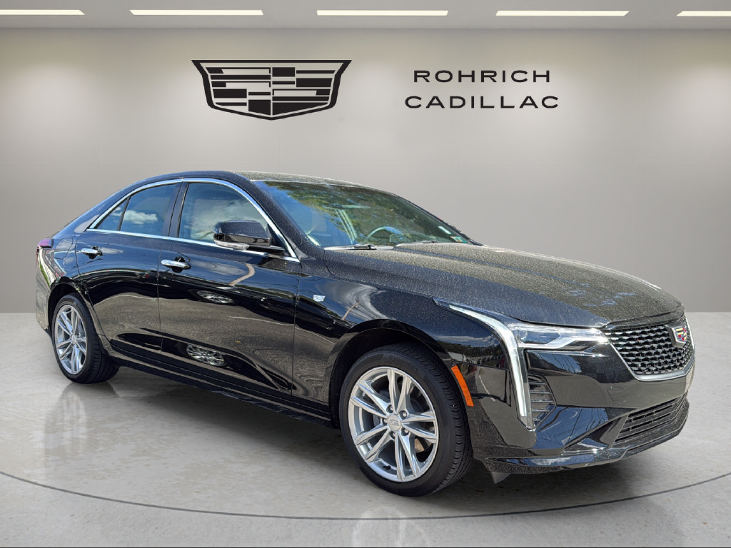 Used 2022 Cadillac CT4 Luxury w/ Cold Weather Package AWD/4WD image 3