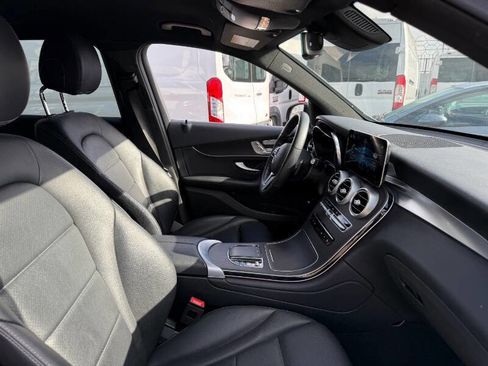Used 2022 Mercedes-Benz GLC 300 w/ Premium Package Lite image 9