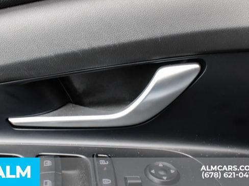 Used 2025 Hyundai Elantra SE FWD image 33
