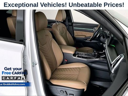 Used 2025 Kia Sorento SX Prestige w/ Olive Brown Leather Package AWD/4WD image 8