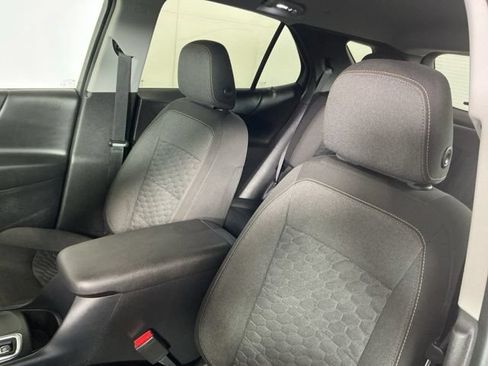 Used 2020 Chevrolet Equinox LT w/ Driver Convenience Package AWD/4WD image 10