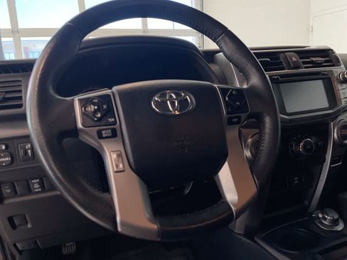 Certified 2017 Toyota 4Runner SR5 AWD/4WD image 14