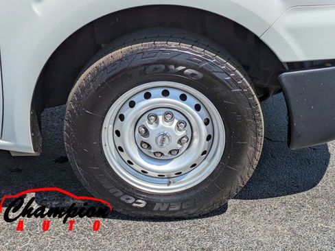 Used 2018 Nissan NV 2500 S image 12