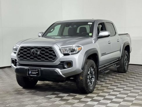 Used 2022 Toyota Tacoma TRD Off-Road AWD/4WD image 7
