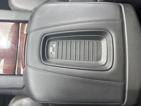 Used 2020 Cadillac Escalade ESV Premium Luxury AWD/4WD image 27