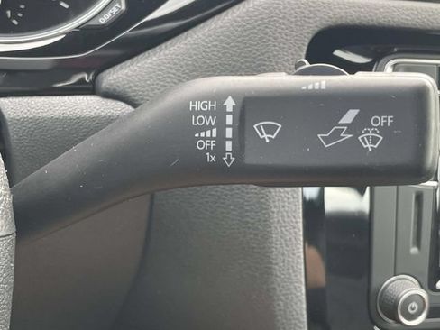 Used 2017 Volkswagen Jetta GLI FWD image 25