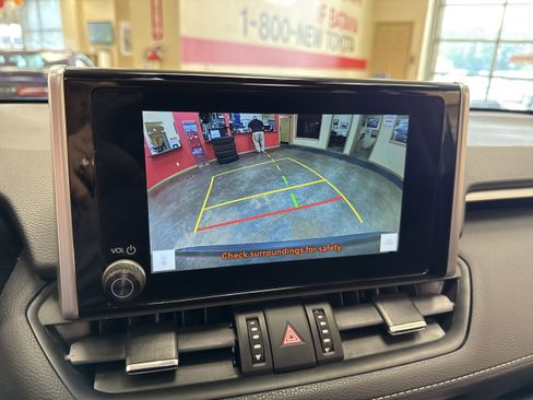 Used 2023 Toyota RAV4 XLE Premium image 38