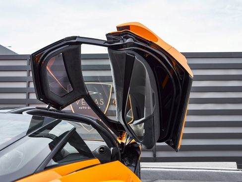 Used 2018 McLaren 720S Performance image 28