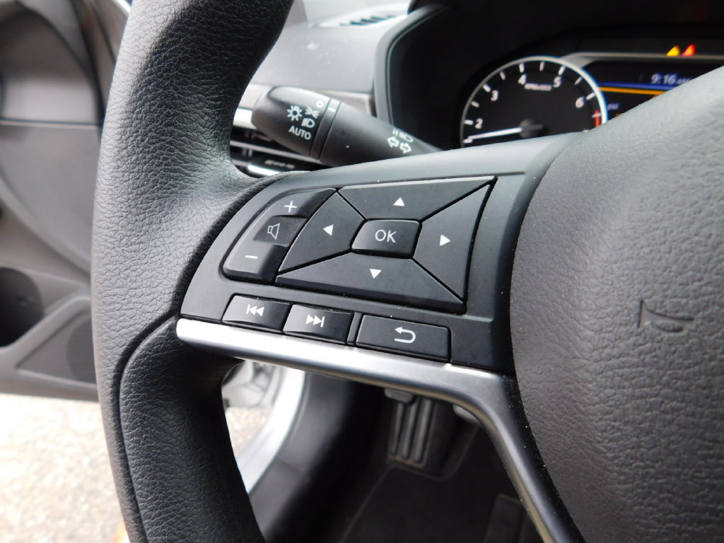 Used 2024 Nissan Altima 2.5 SV FWD image 18