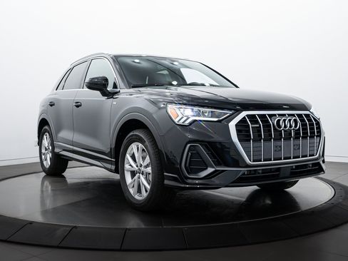 New 2025 Audi Q3 2.0T Premium image 2