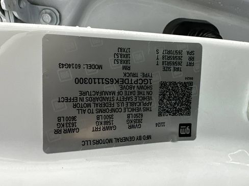 Used 2025 Chevrolet Colorado Z71 AWD/4WD image 32