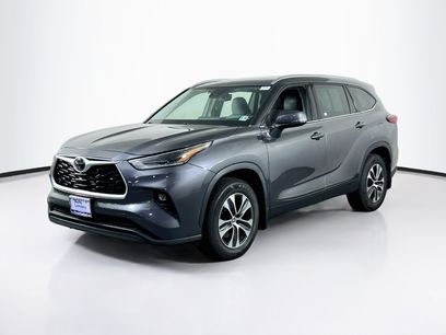 Used 2021 Toyota Highlander XLE