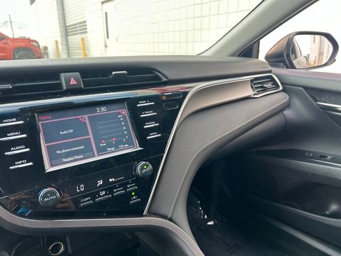 Used 2018 Toyota Camry SE image 13