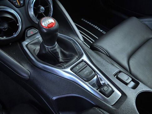 Used 2016 Chevrolet Camaro SS image 17