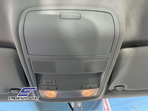 Used 2018 Volkswagen Tiguan Limited w/ Premium Package image 29