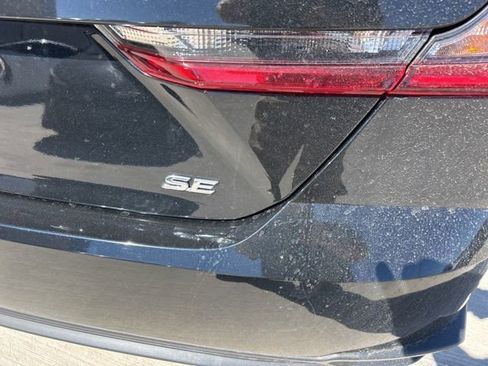 Used 2025 Toyota Camry SE image 4