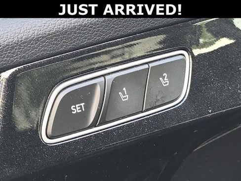 Used 2021 Hyundai Palisade Limited w/ Winter Package image 16