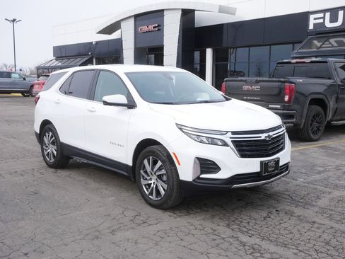 Used 2024 Chevrolet Equinox LT image 2
