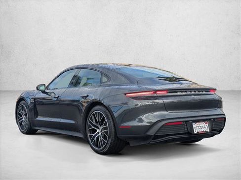Used 2023 Porsche Taycan image 3