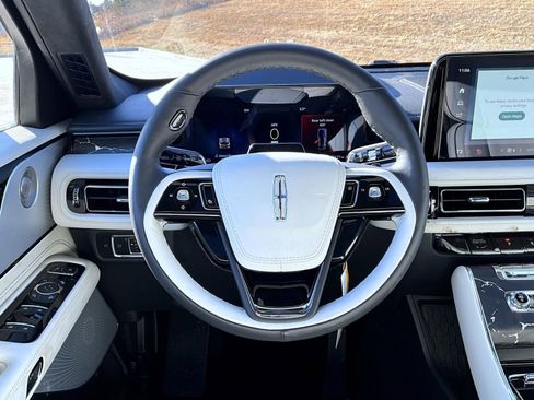 New 2026 Lincoln Aviator Black Label w/ Jet Appearance Package image 13