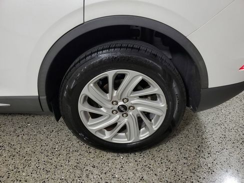 Certified 2022 Lincoln Corsair FWD image 9