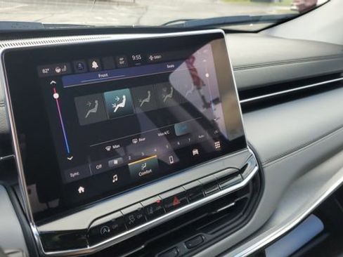 Certified 2022 Jeep Compass Limited image 13