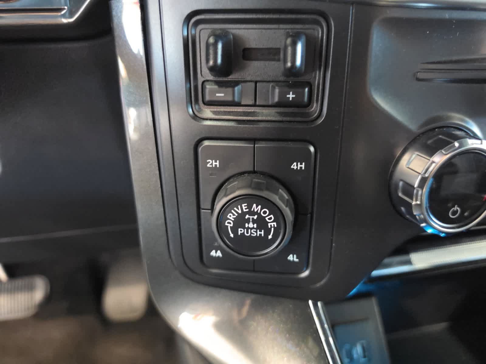 Used 2021 Ford F150 Lariat w/ Equipment Group 502A High AWD/4WD image 25