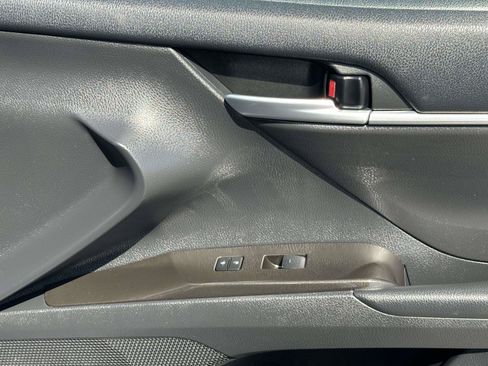 Used 2024 Toyota Camry SE FWD image 30