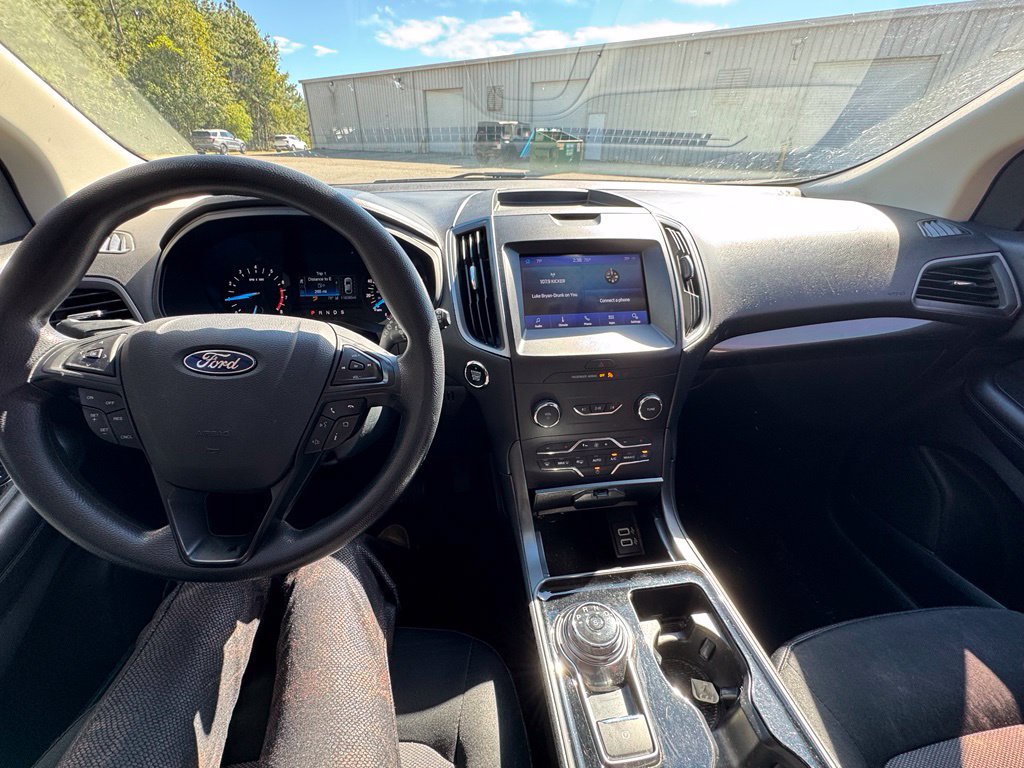 Used 2020 Ford Edge SE FWD image 16