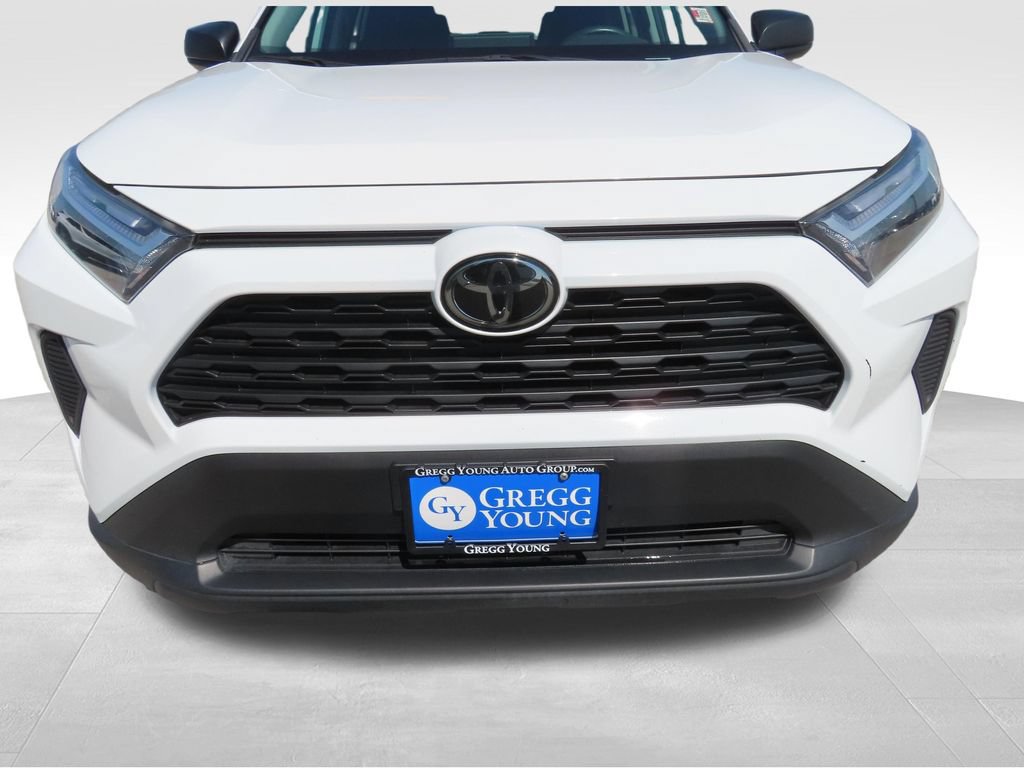 Used 2024 Toyota RAV4 LE AWD/4WD image 30