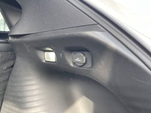 Certified 2025 Honda HR-V Sport image 17