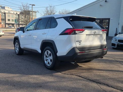 Used 2022 Toyota RAV4 LE AWD/4WD image 3