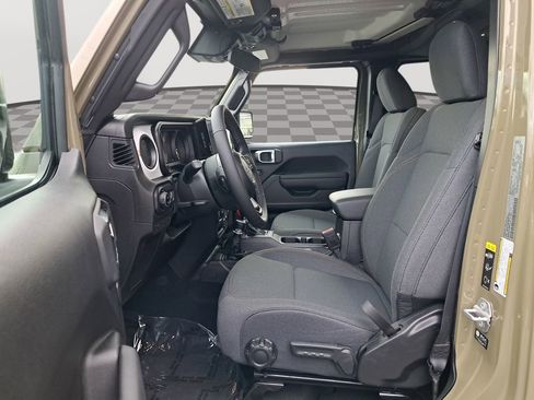 New 2025 Jeep Gladiator Sport image 12