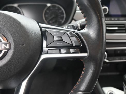 Used 2024 Nissan Altima 2.5 SR FWD image 12