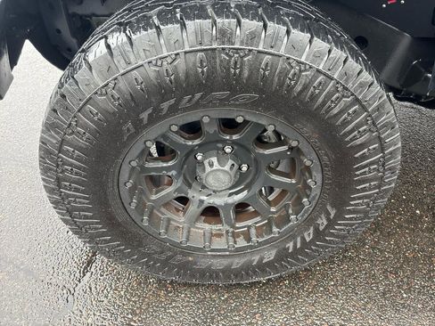 Used 2017 Jeep Wrangler Unlimited Sahara w/ Quick Order Package 24E Chief image 19