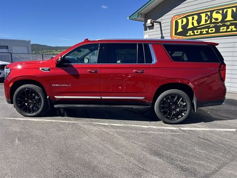 Used 2024 GMC Yukon XL Denali AWD/4WD image 8
